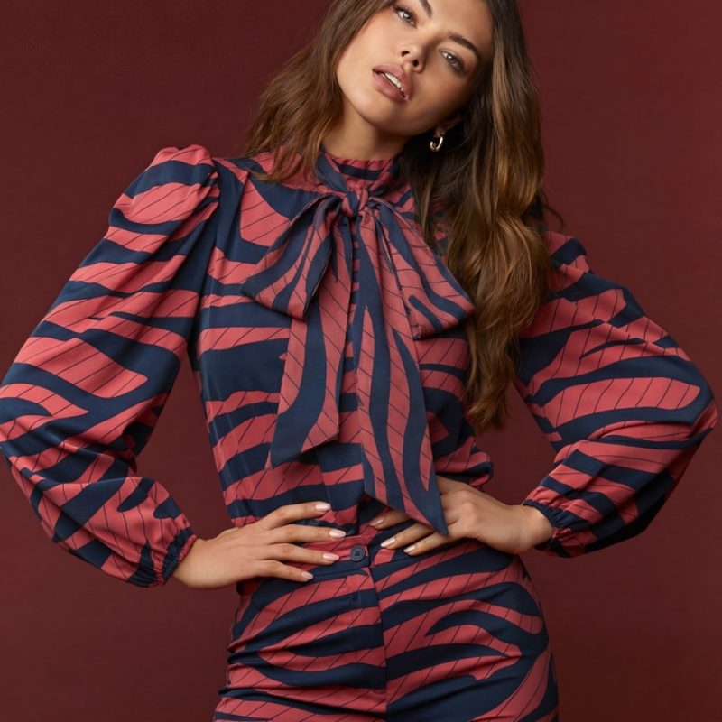 [262-057-34] ZEBRA TOP (XS)